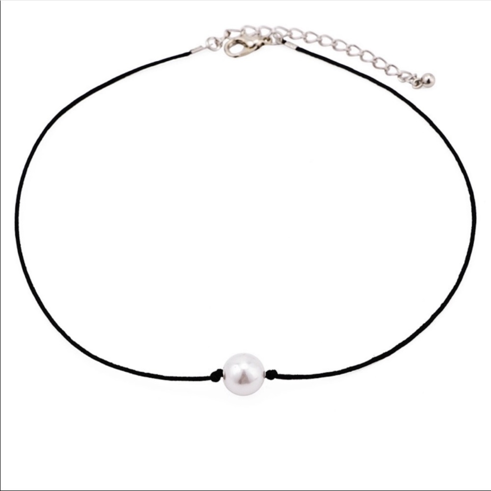 • Stassie• Faux Silvery Pearl Choker - Picture 3 of 4